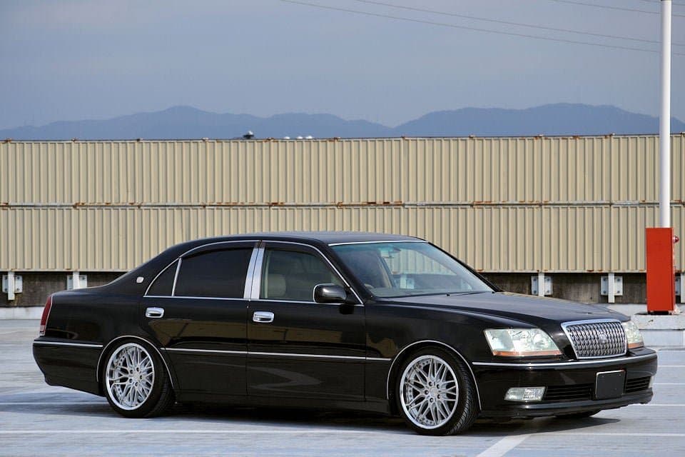 Toyota Crown Majesta